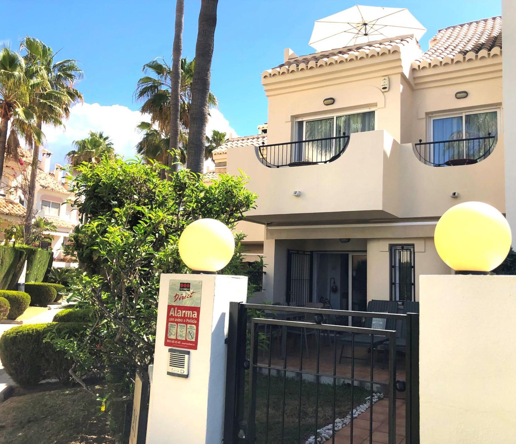 Stylish Townhouse In Beachfront Complex Marbella Exterior photo